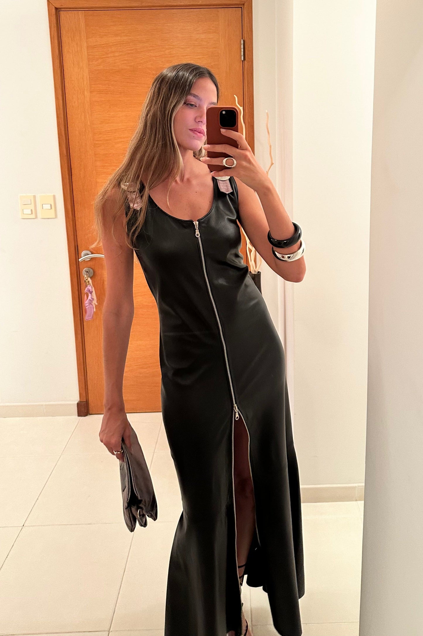 Vestido Male cuero negro y platino