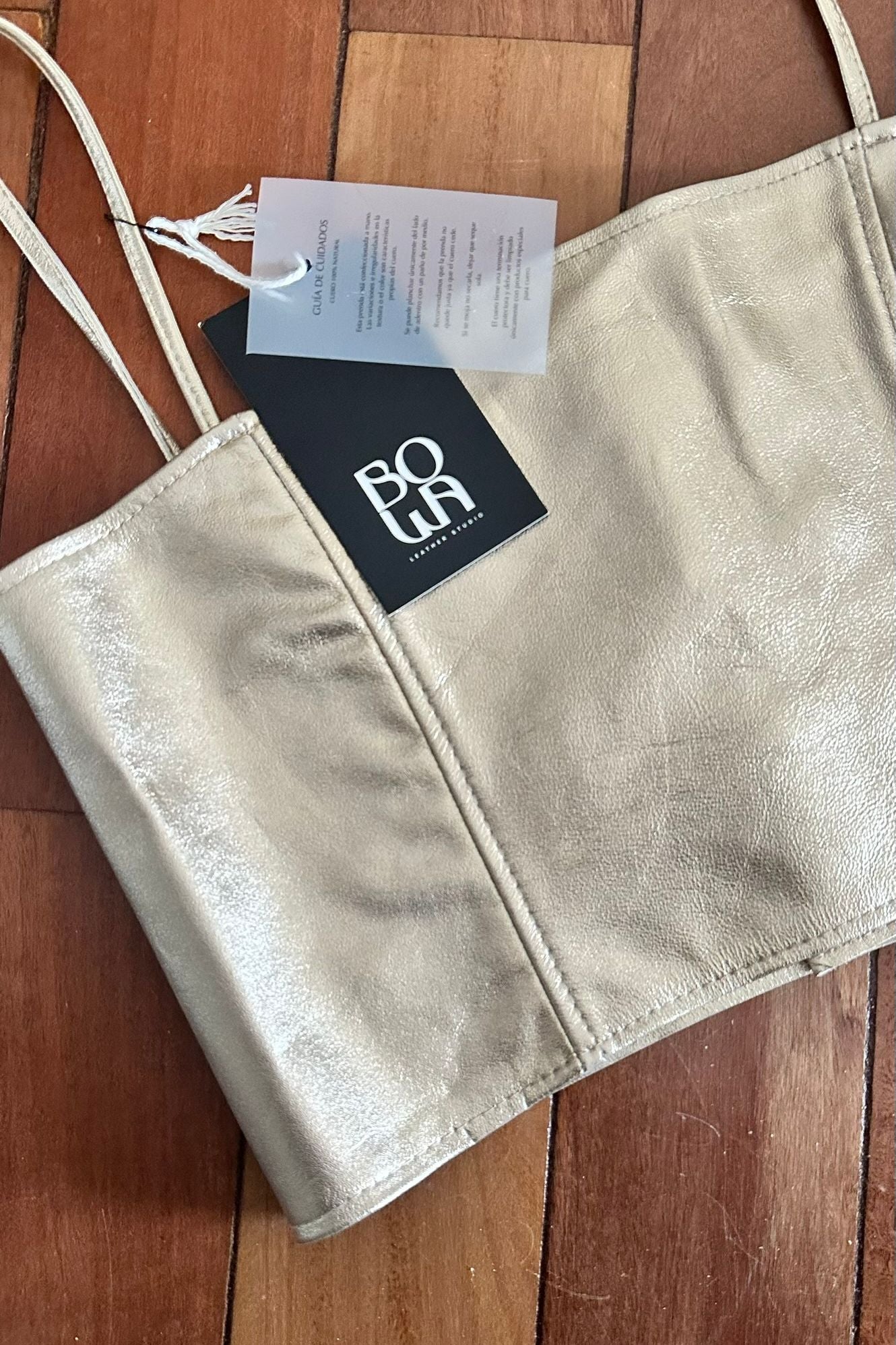 Top clásico oro suave