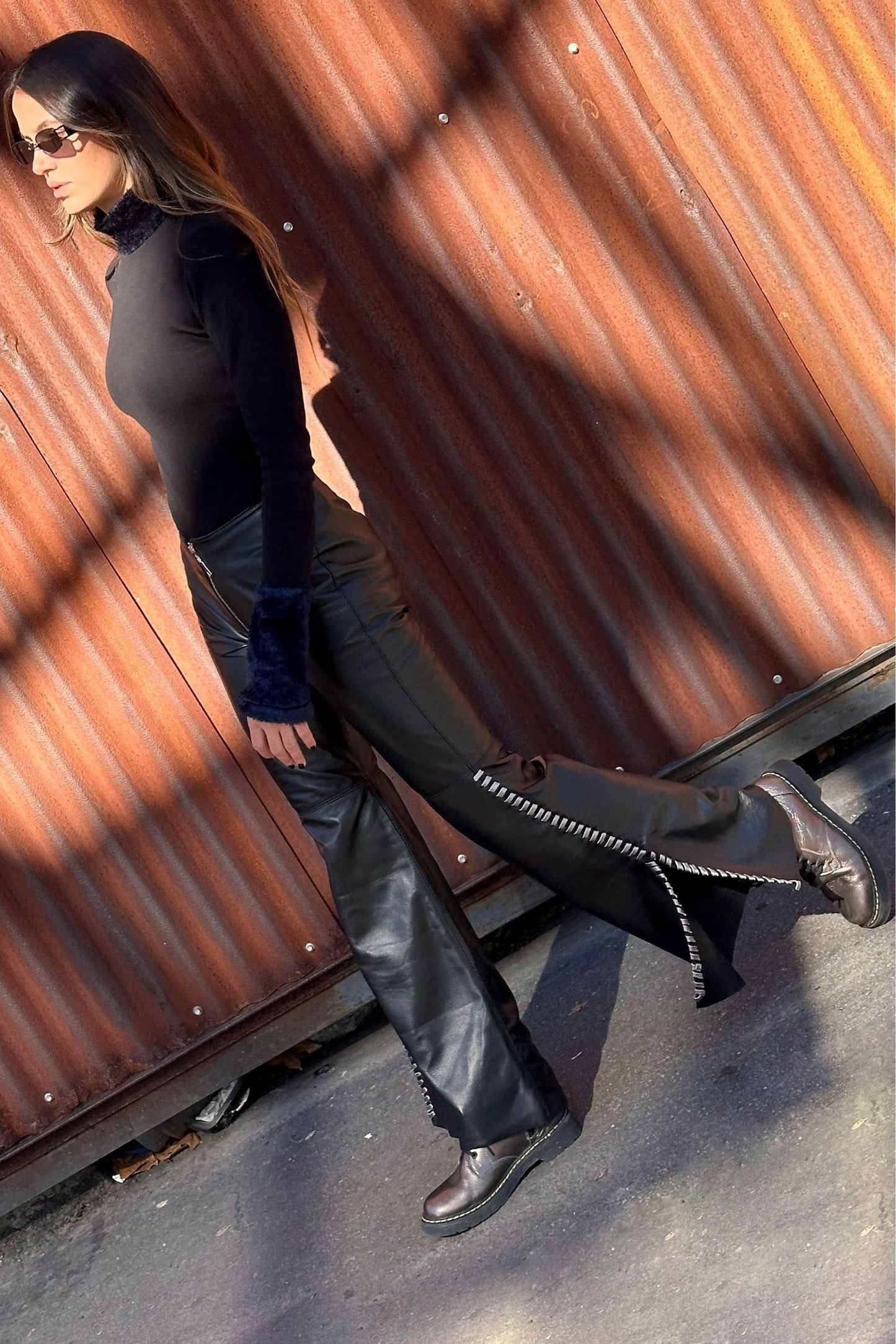 Pantalón Oxford cuero negro