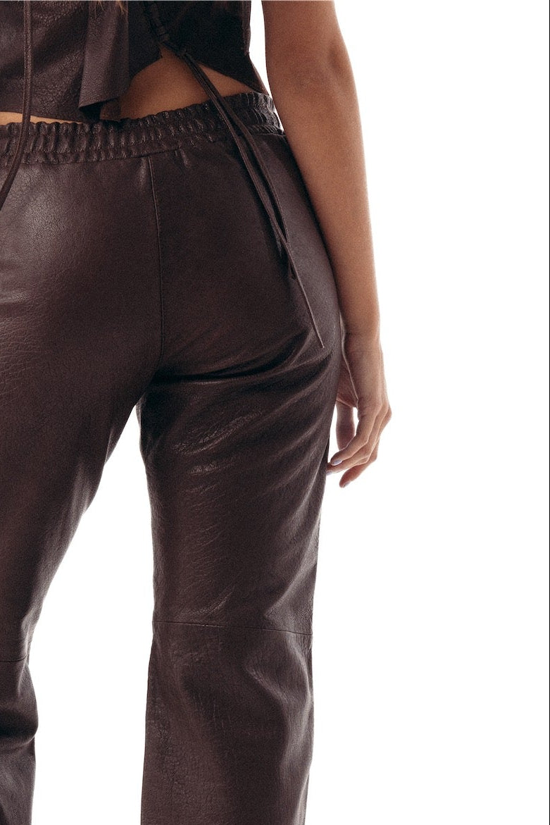Pantalón de cuero hecho en Uruguay