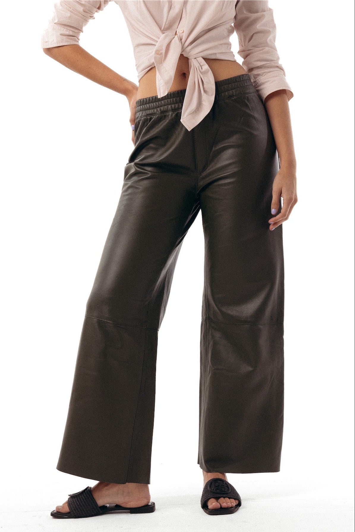 Pant Comfy cuero oliva