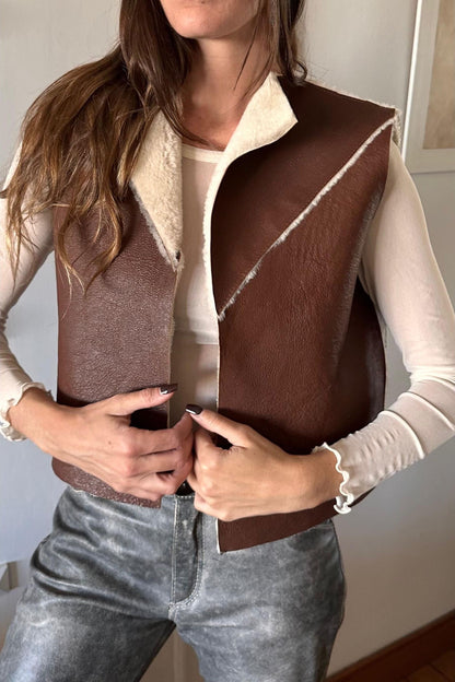 Chaleco Zun corderito chocolate