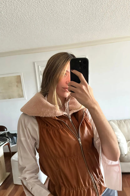 Chaleco Couper cuero caramelo