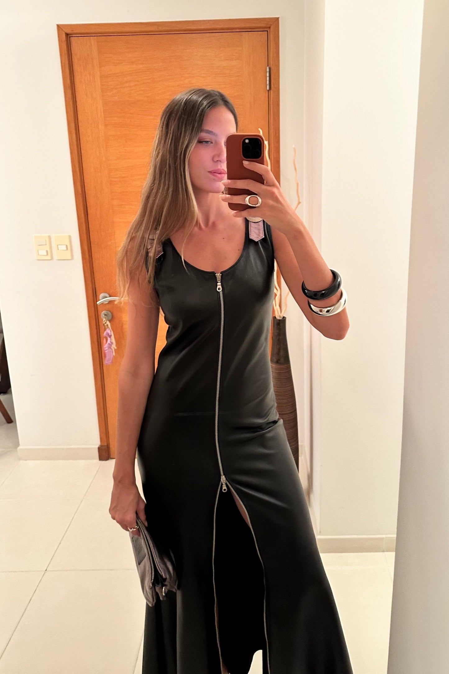 Vestido Male cuero negro y platino