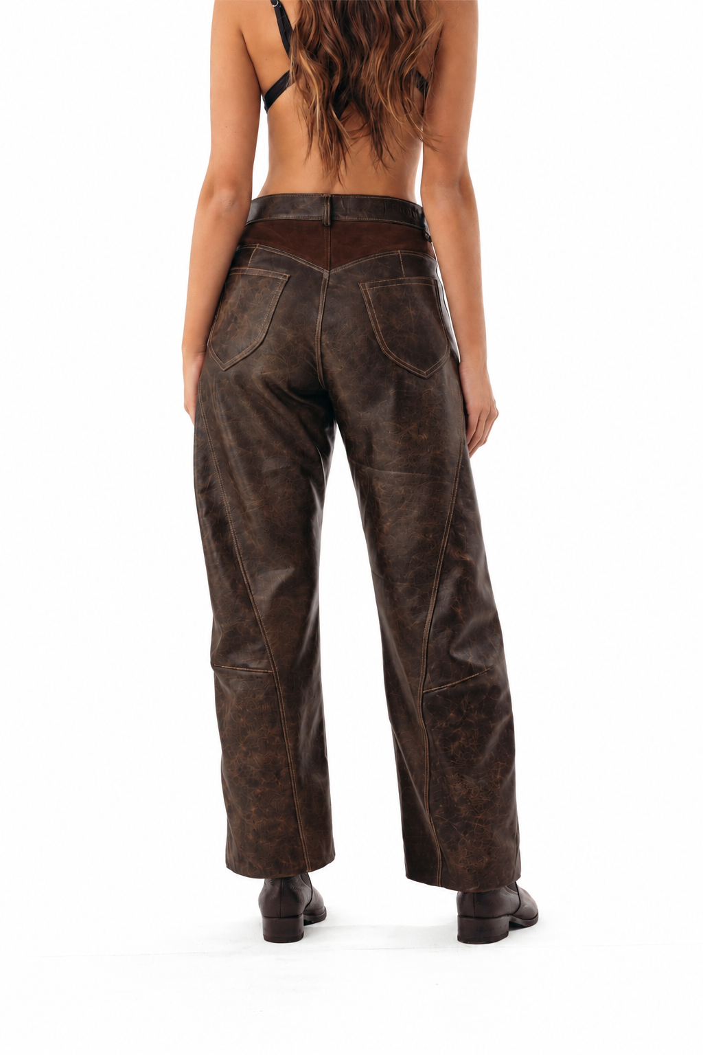 Pantalón de cuero hecho en Uruguay